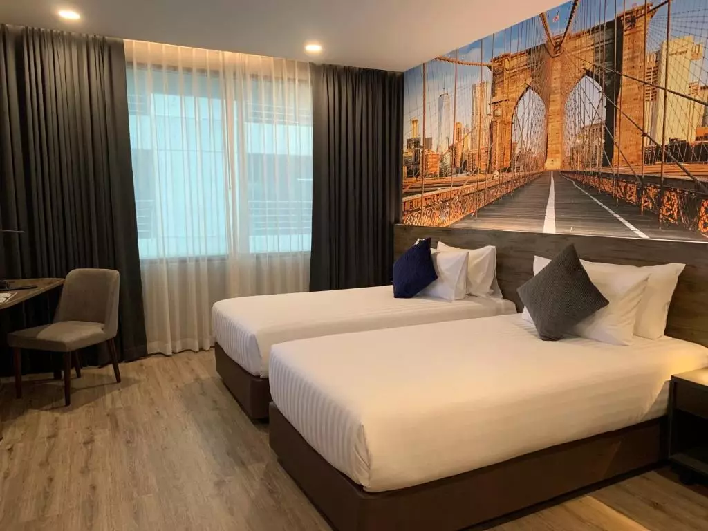 Manhattan Hotel Bangkok